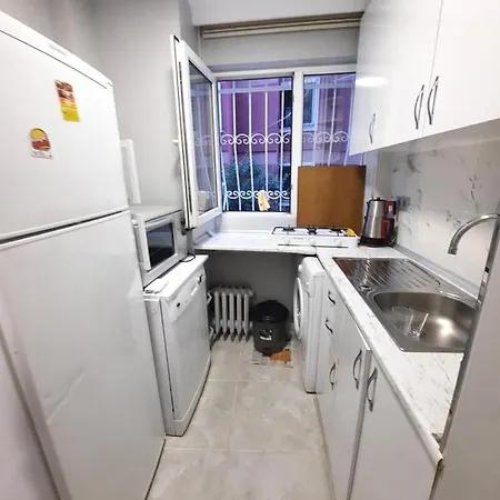Two Bedroom In Osmanbey Διαμέρισμα Κωνσταντινούπολη